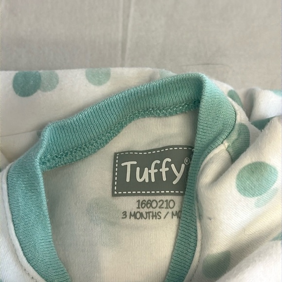 Tuffy Polka Dot Baby Onesie sleeper with embroidered cat on left chest - Picture 2 of 3